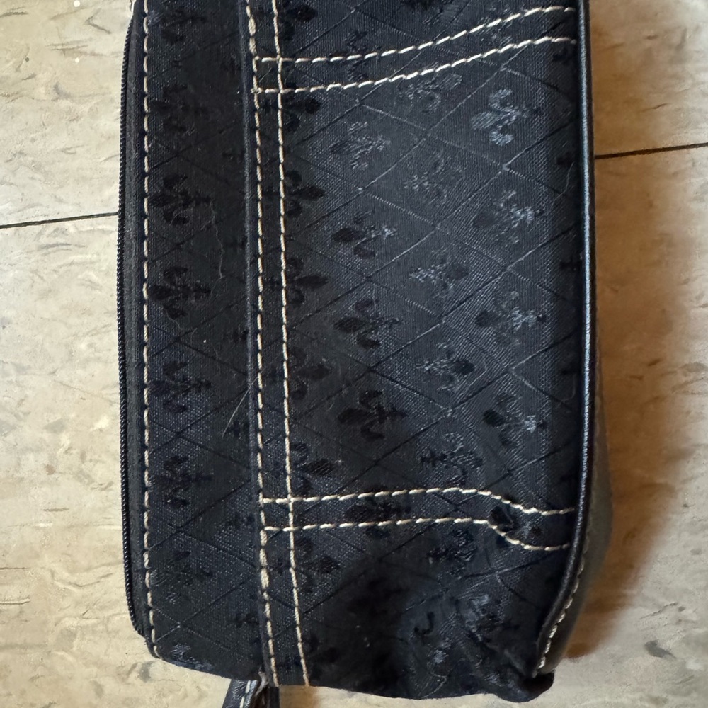 Stylish Black wrestle with minimal staining inside